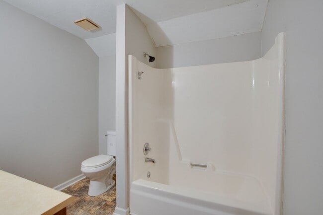 Building Photo - 9020 Mahogany Row SE