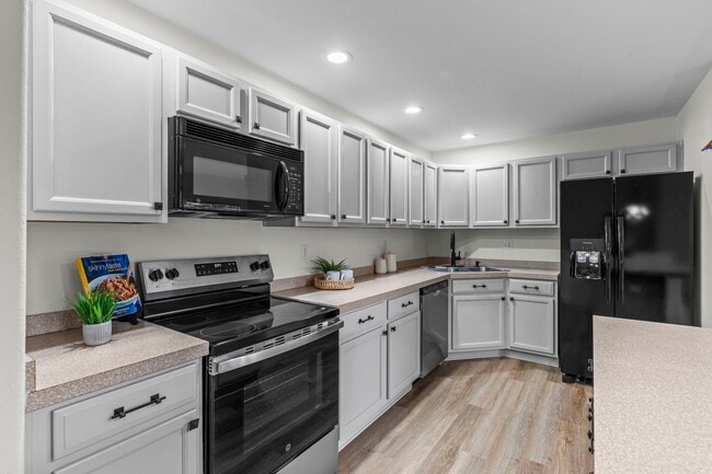 Building Photo - 2125 Calais Dr