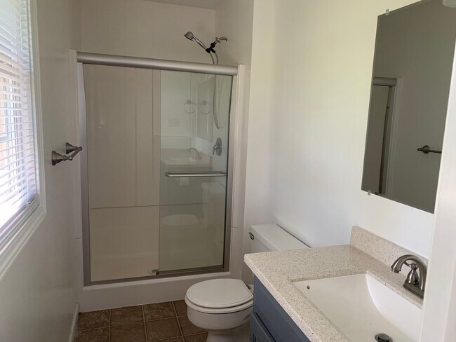 Building Photo - 23 Edith Dr