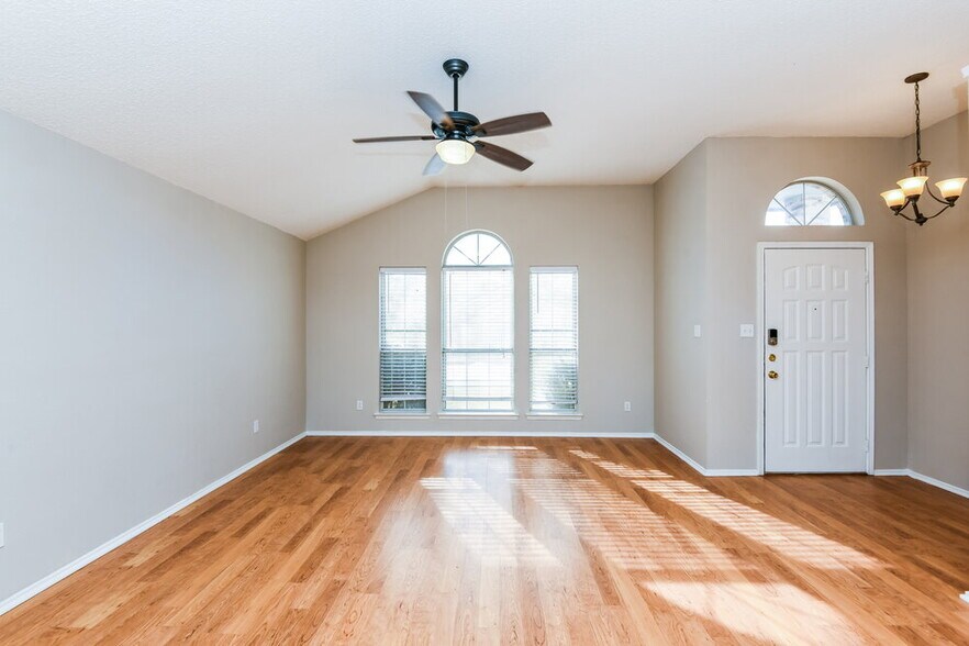 Building Photo - 10408 Morning Dew St