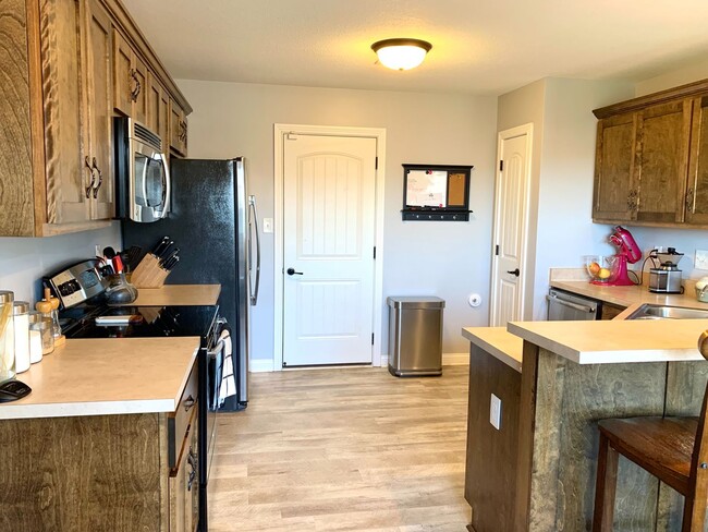 Building Photo - 200 Buckshot Dr