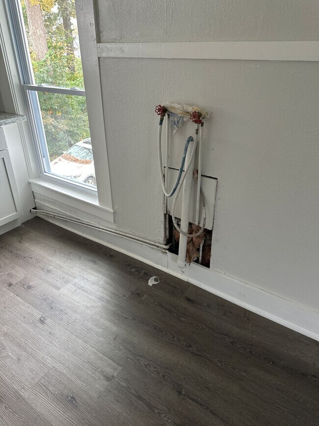 Building Photo - 11 Pleasant St