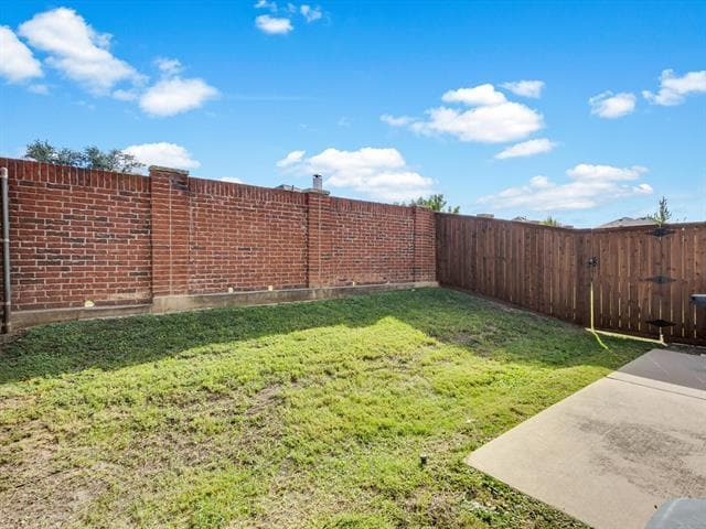 Building Photo - 2700 Club Ridge Dr