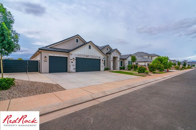 Building Photo - Beautiful 3 Bedroom and 3 Bathroom Home wi...