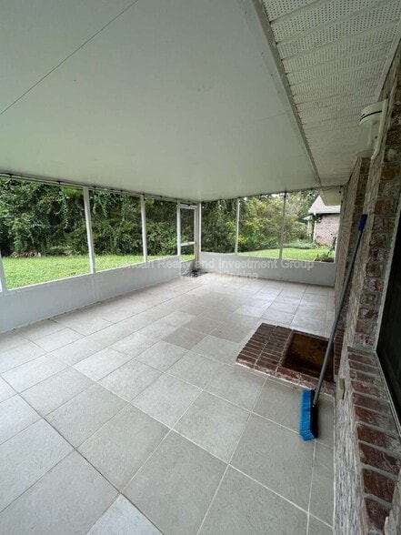 Building Photo - 917 Lajolla Ln