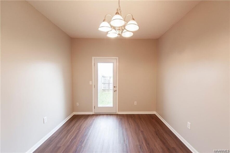 Building Photo - 133 Pine Meadows Cir