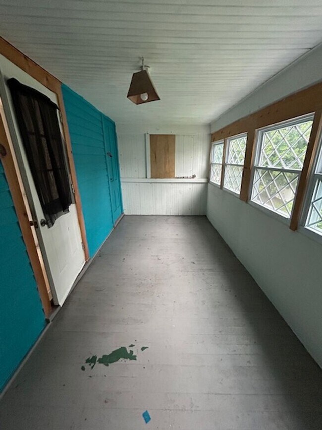 Building Photo - 964 Walnut St