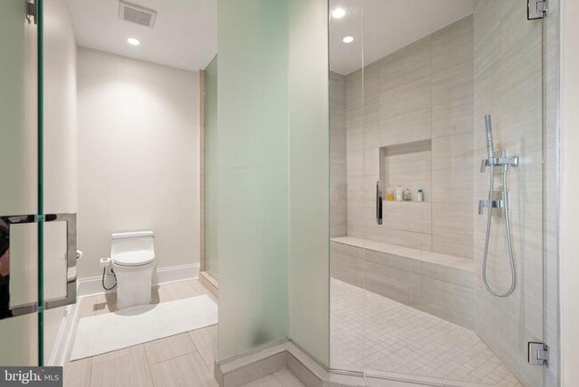 Building Photo - 7887 Jones Branch Dr