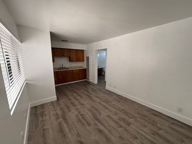 Building Photo - 344 E Santa Anita Ave