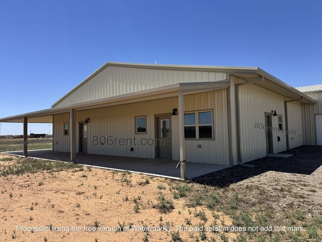 Building Photo - Unique Country Barndominium on 15.5 Acres – Shallowater, TX