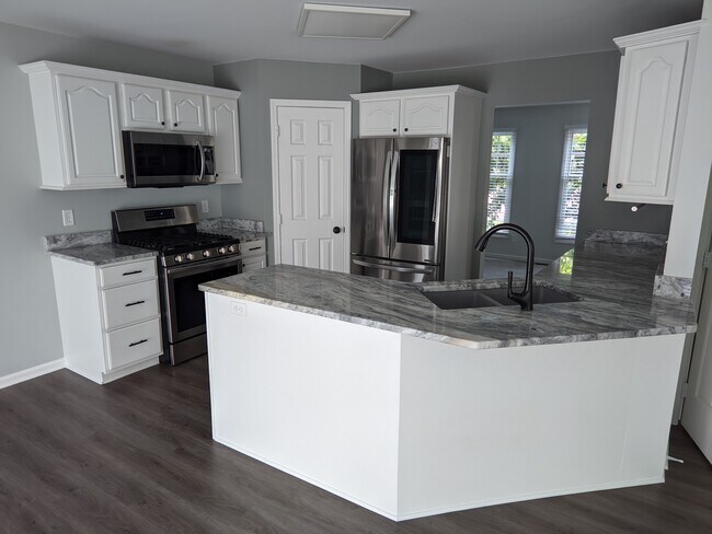 Building Photo - 34521 Springvale Cir