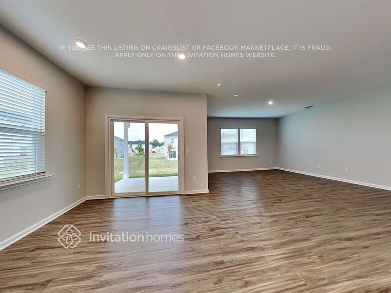 Building Photo - 4086 Ferris Ln