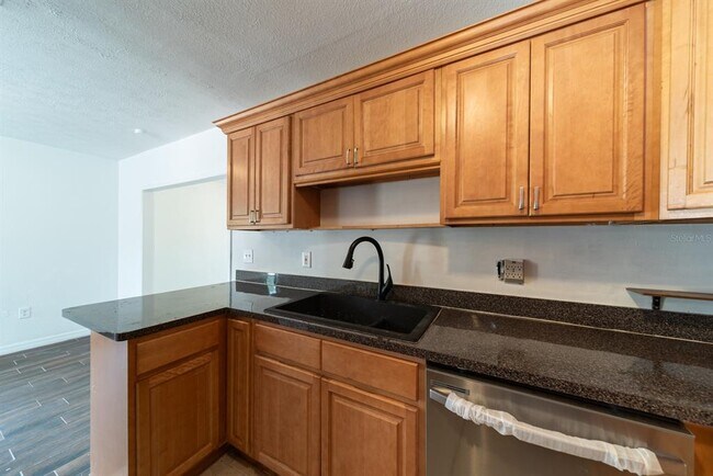 Building Photo - 6345 Hatcher Rd