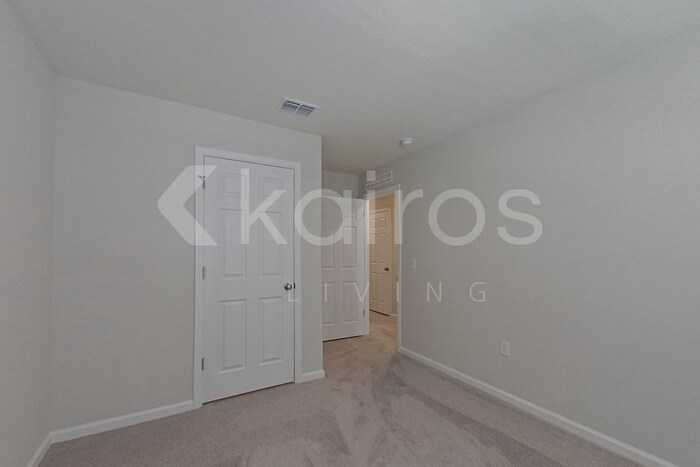 Building Photo - 1802 Nebraska Loop