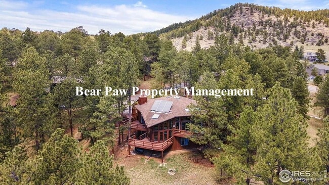 Primary Photo - Beautiful Home in Genesee!