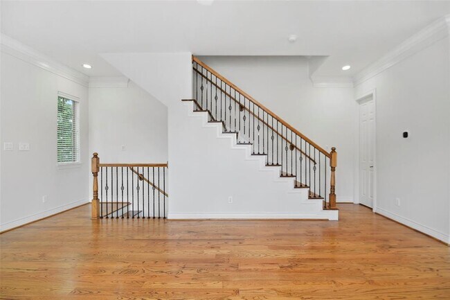 Building Photo - 4501 Crawford St
