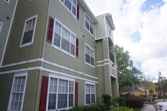 Building Photo - Spacious and Updated 1 Bedroom in Villa Valencia