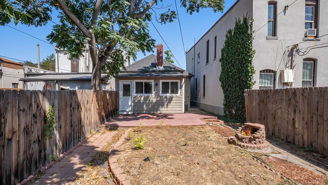 Building Photo - Unique 2 Bed, 1 Bath Home in the Lincoln P...