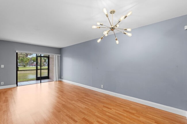 Building Photo - 5545 Courtyard Dr