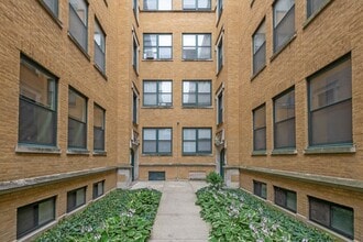 Building Photo - One Bedroom Unit in South Shore