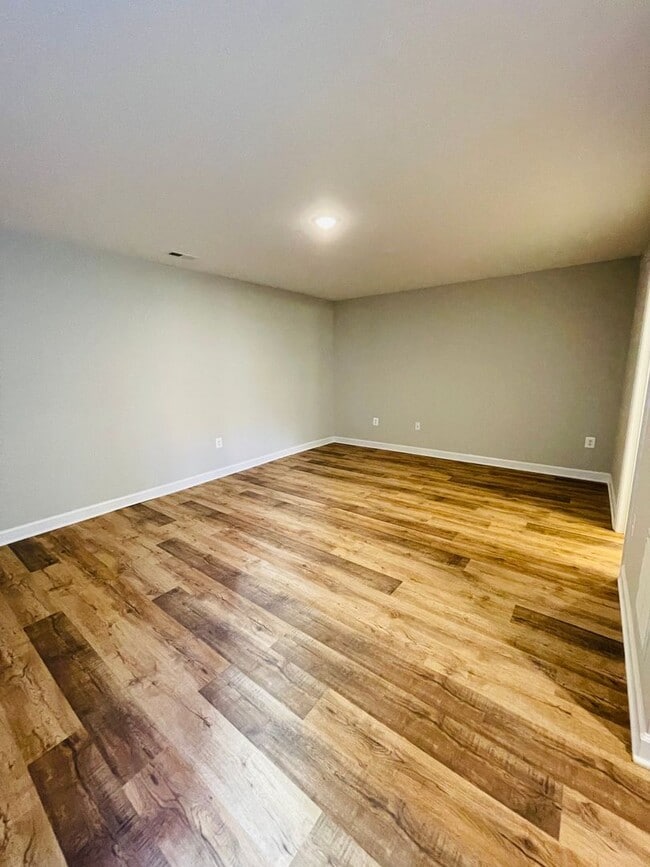 Building Photo - Brand New Townhouse in Congers Creek