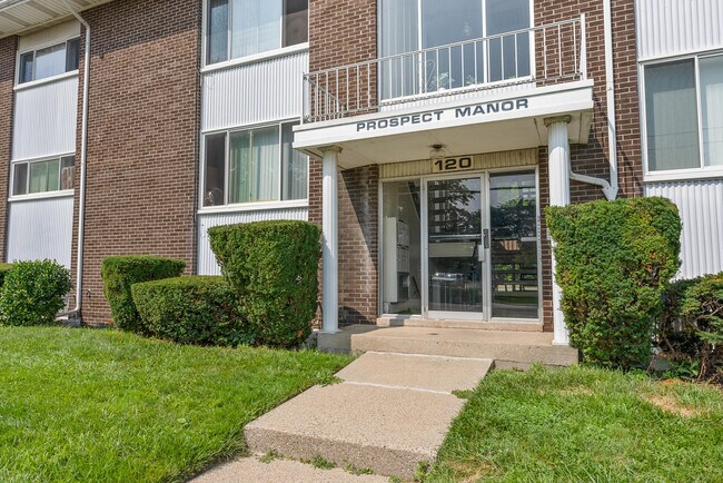 Primary Photo - 120 N Prospect Rd