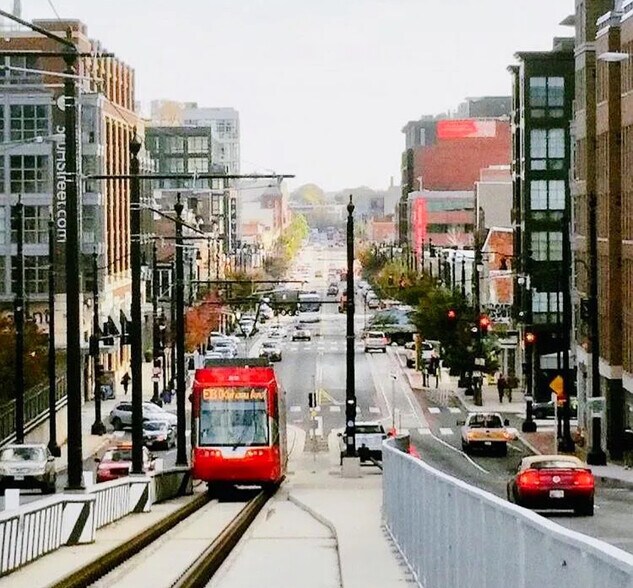 H St Trolley - 853 19th Street Northeast