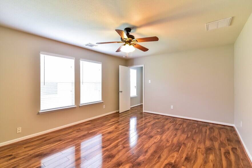 Building Photo - 11315 Sugar Bowl Dr