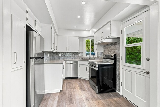 Building Photo - 259 Sturtevant Dr