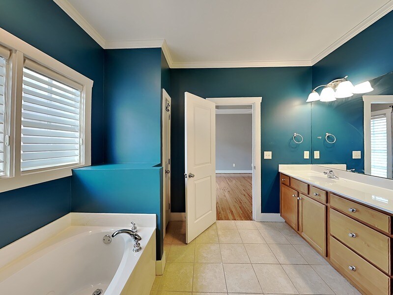 Building Photo - 2088 Eagle Ridge Dr