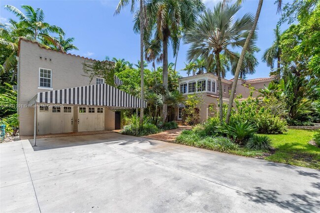 Building Photo - 13599 Old Cutler Rd