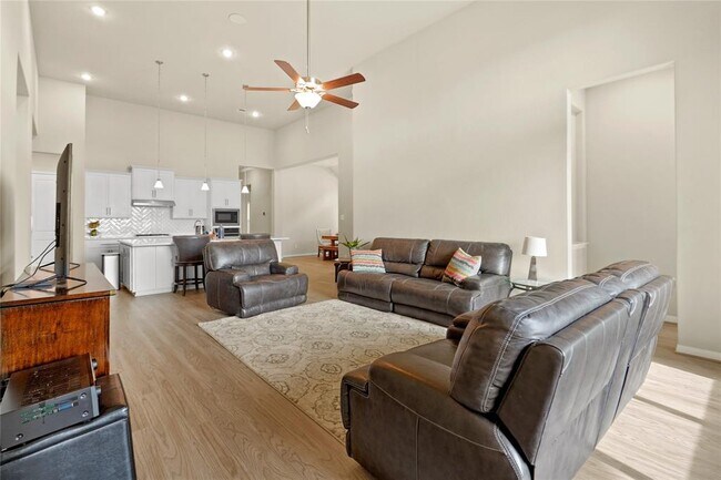 Building Photo - 31819 Harmony Heights Ln