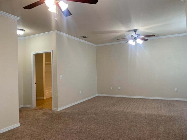 Building Photo - "Spacious 3-Bedroom Townhouse Retreat in Fort Walton Beach!"