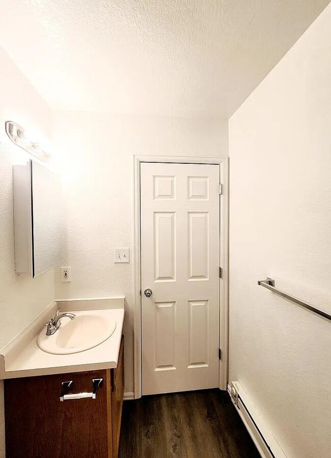 Building Photo - 1707 Oakshire Ln