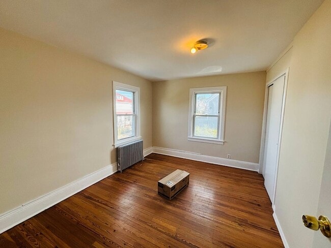 Building Photo - 14 1st St
