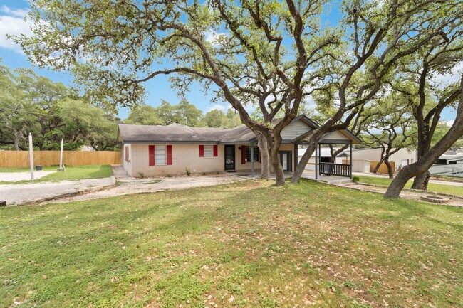 Building Photo - 634 Flatrock Dr