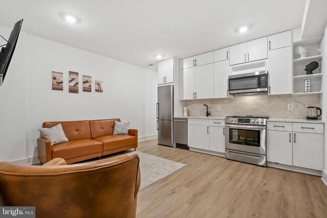 Primary Photo - 256 15th St SE