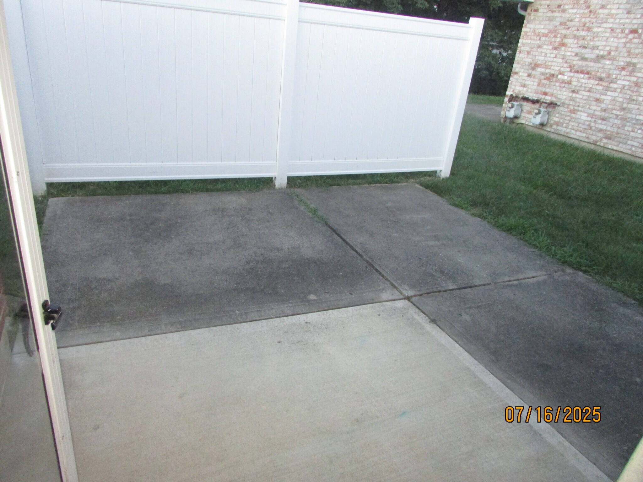 Privacy Patio - 1854 N Lakeman Dr
