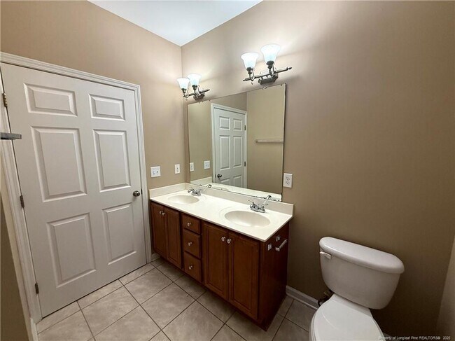 Building Photo - 635 Marsh tree St