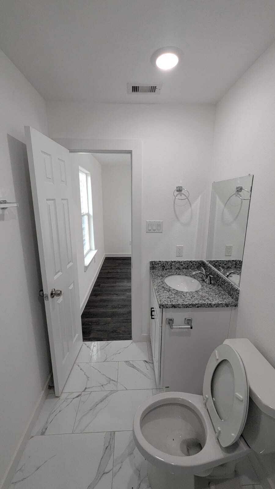 Building Photo - 7904 Shotwell St