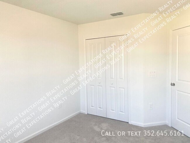 Building Photo - 4863 SW 81st Lp