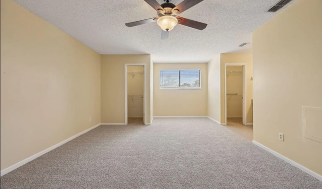 Building Photo - 2/2 townhome located near NAS Jax