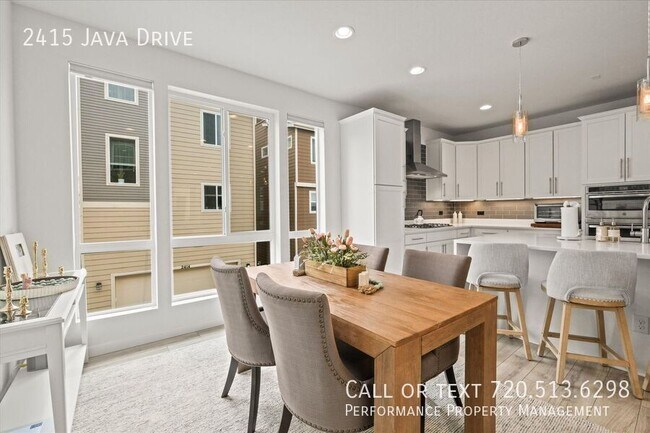 Building Photo - 2415 Java Dr