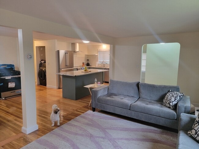 Building Photo - 54 Greaton Rd