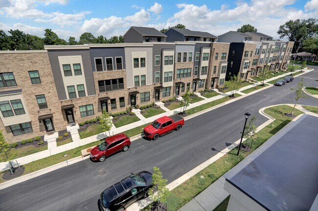 Building Photo - Luxury 4-Story Townhome with Rooftop Terrace!