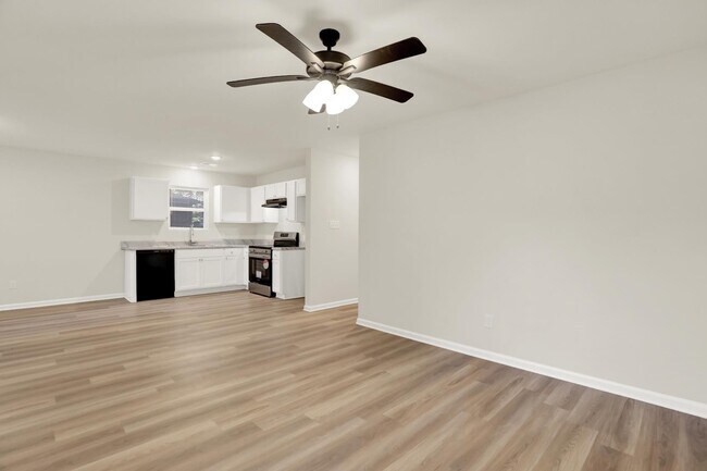 Building Photo - 3281 Madewell St