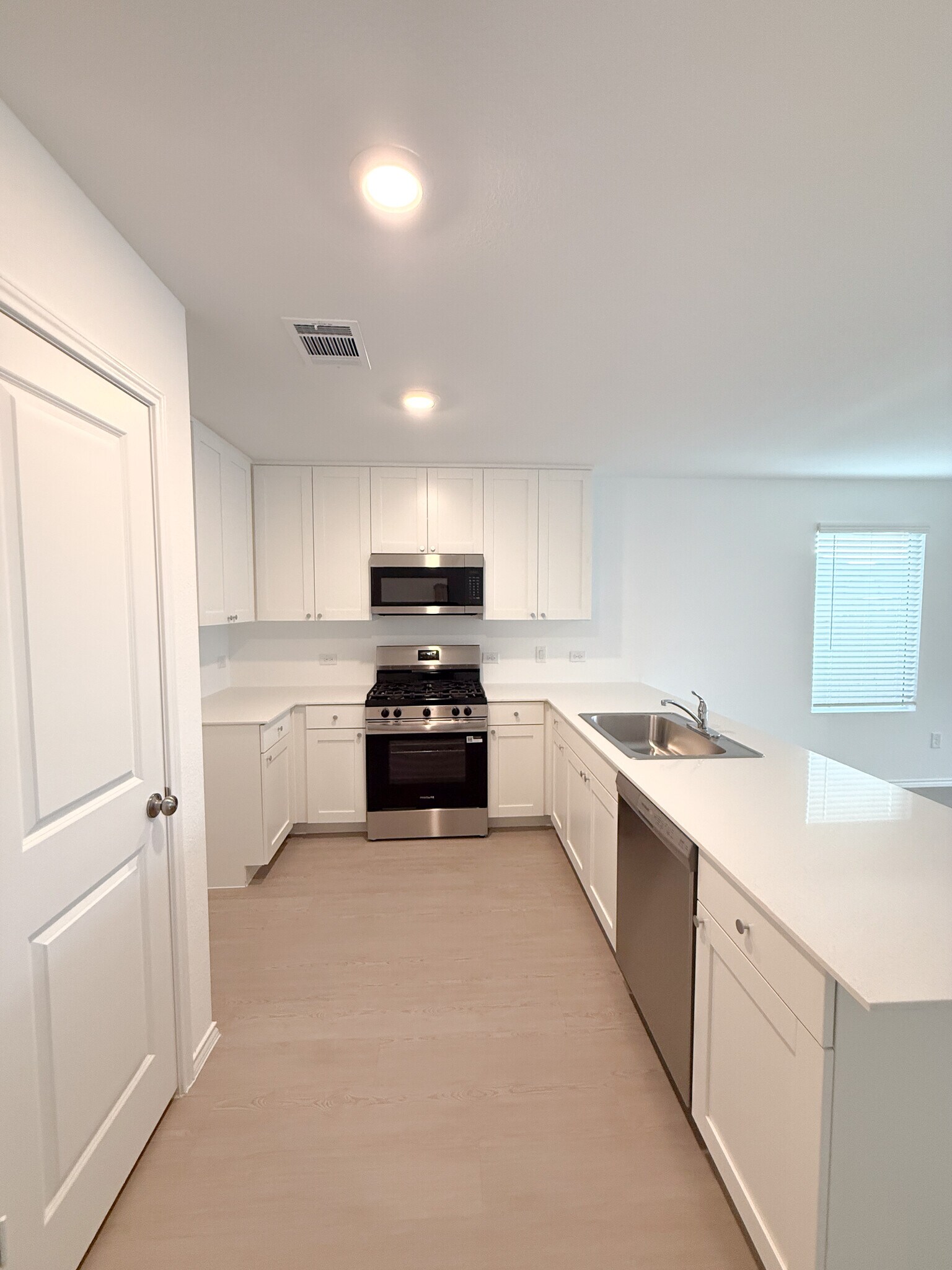 Building Photo - 309 Trinity River Holw