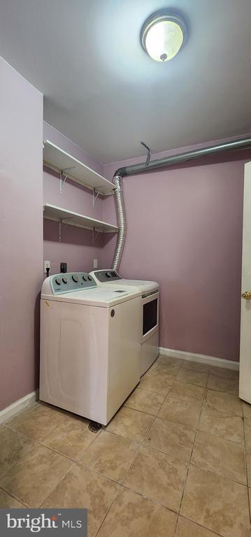 Building Photo - 3001 Cahill Ln