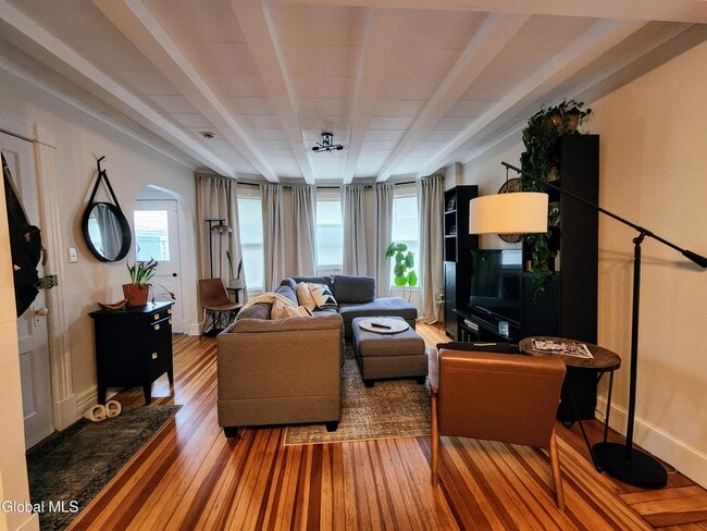 Building Photo - 11 Ingersoll Ave