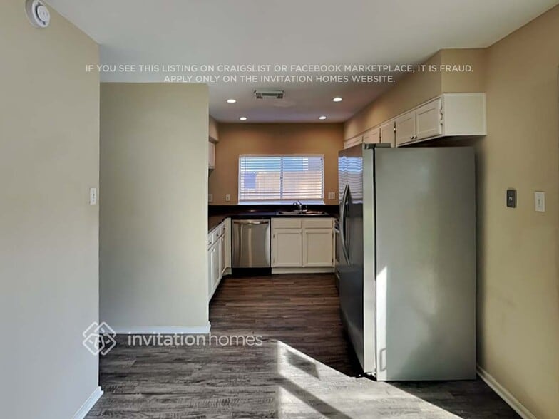 Building Photo - 2022 Oak Shores Dr